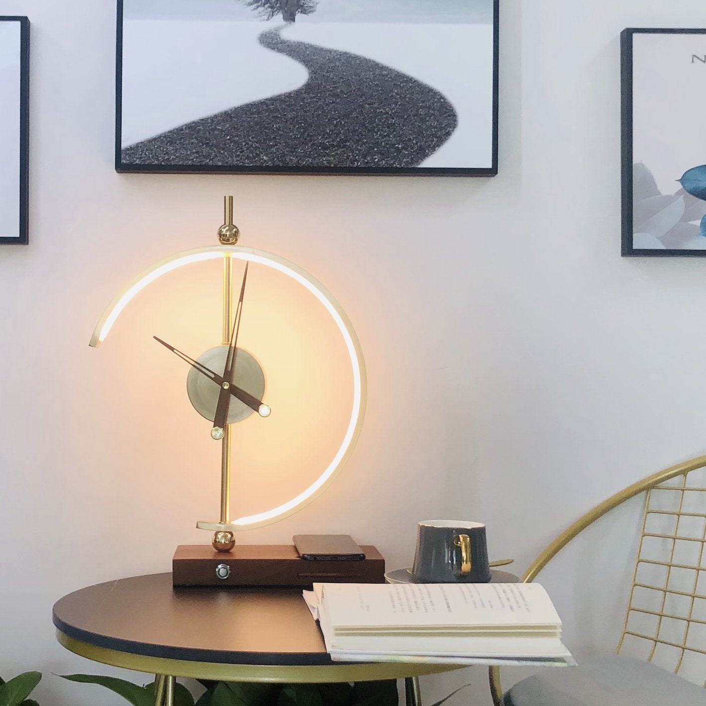 Soviska | Lampa z zegarem i ładowarką