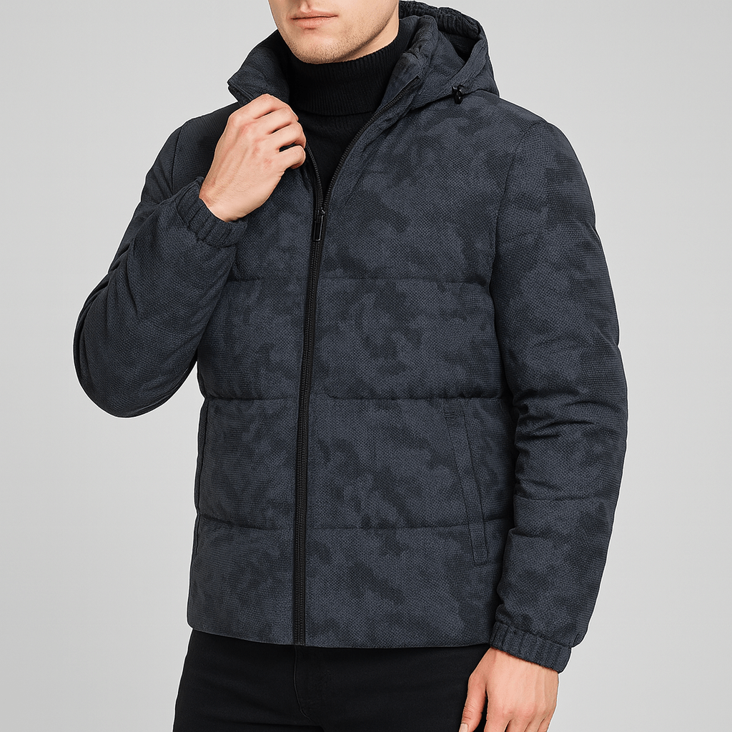 Soviska | Ocieplana kurtka puchowa z odpinanym kapturem w kamuflażu