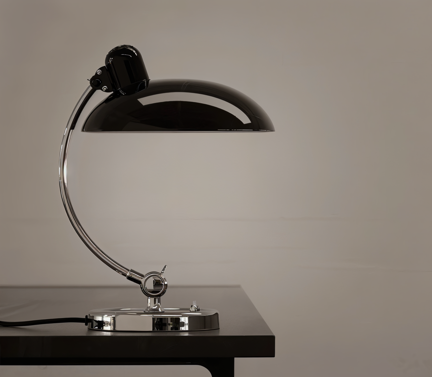 Soviska | Regulowana lampa biurkowa vintage