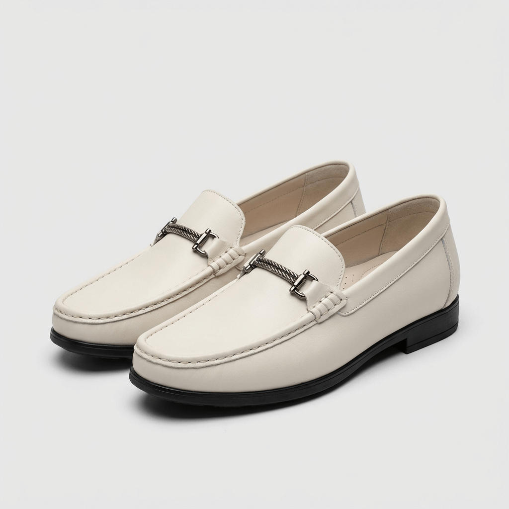 Soviska | Skórzane mokasyny z metalowym detalem